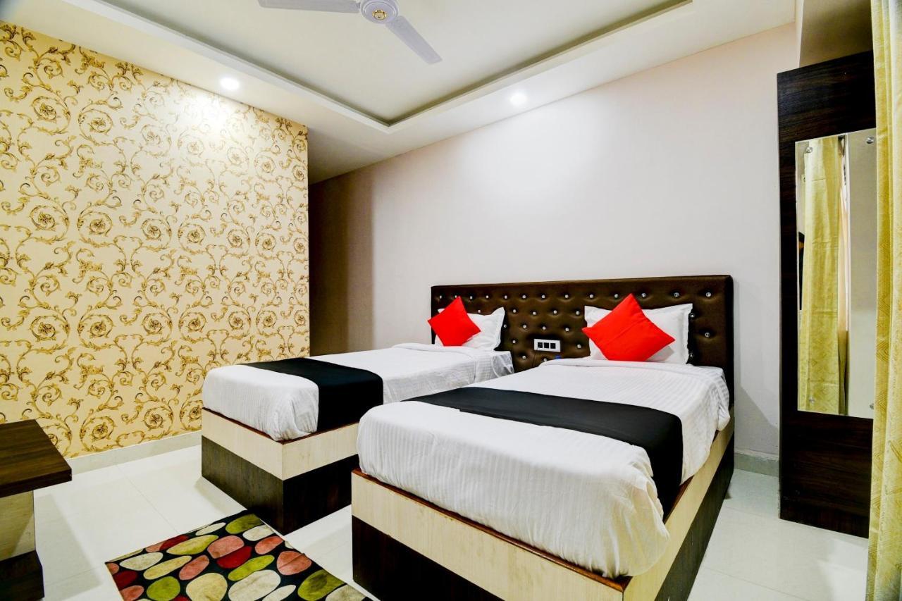 Collection O 73981 Imperial Inn Guwahati Exterior foto