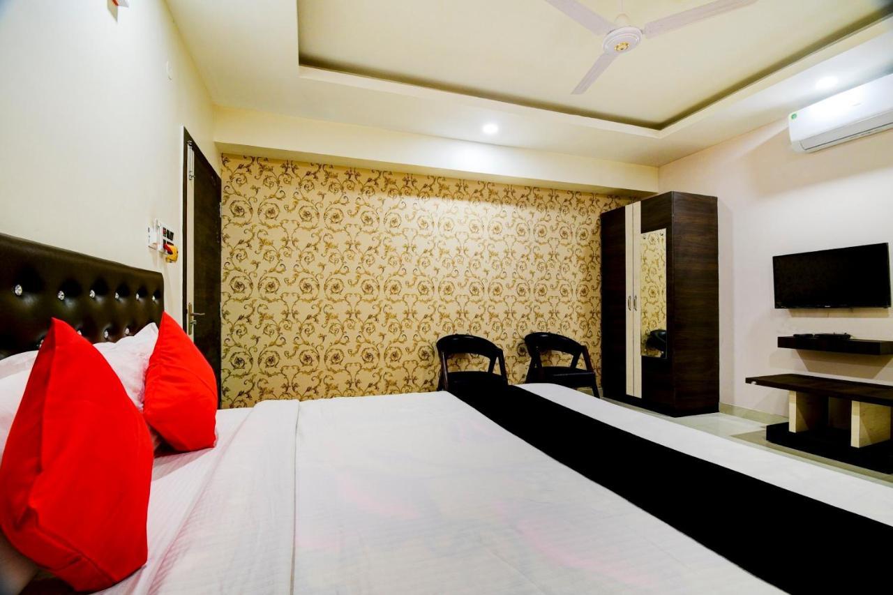 Collection O 73981 Imperial Inn Guwahati Exterior foto