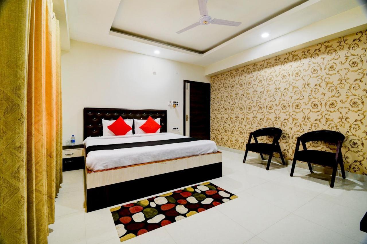 Collection O 73981 Imperial Inn Guwahati Exterior foto
