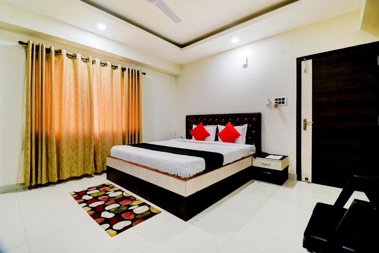 Collection O 73981 Imperial Inn Guwahati Exterior foto